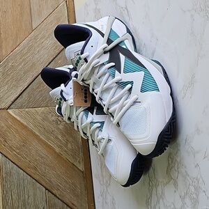 NWOT The Box Diadora B.ICON 2 Men's Tennis Shoes.
